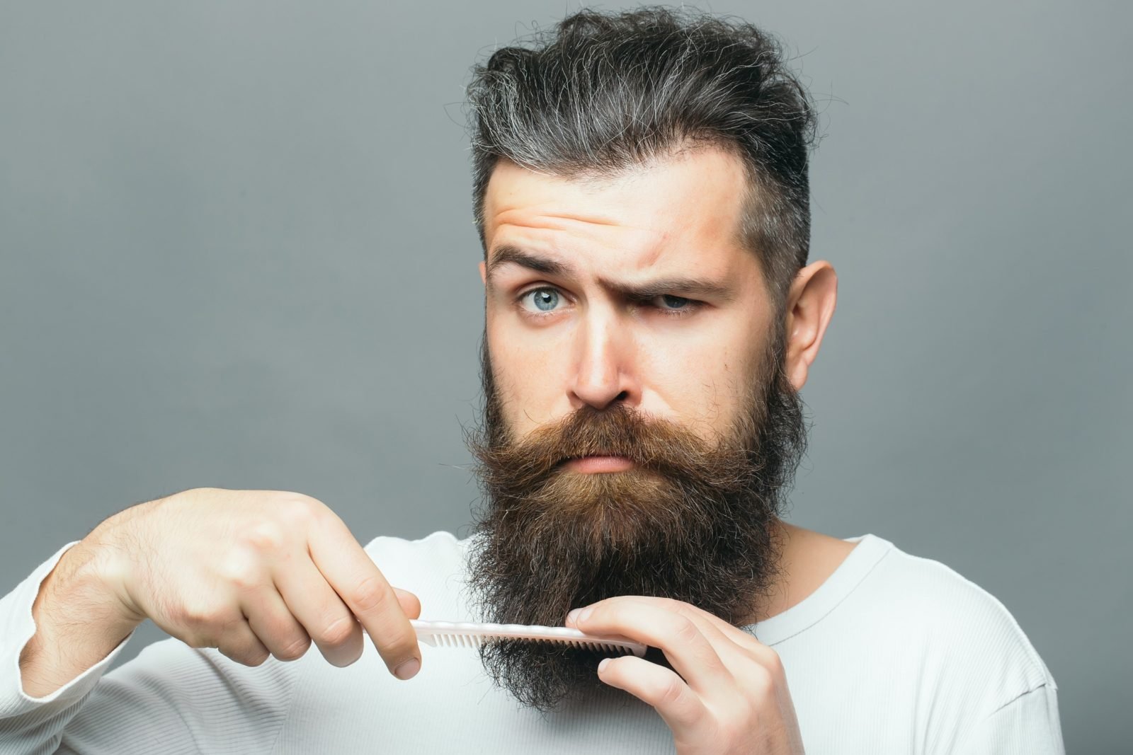 https://clinoraclinic.ghayatltd.com/wp-content/uploads/2026/06/materials/beard- transplant/beard-transplant.jpg